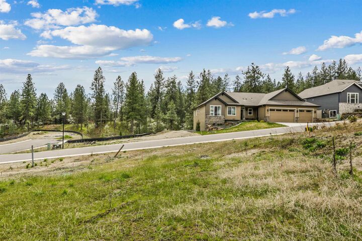 Property Photo:  5112 N Scenic Ln  WA 99212 