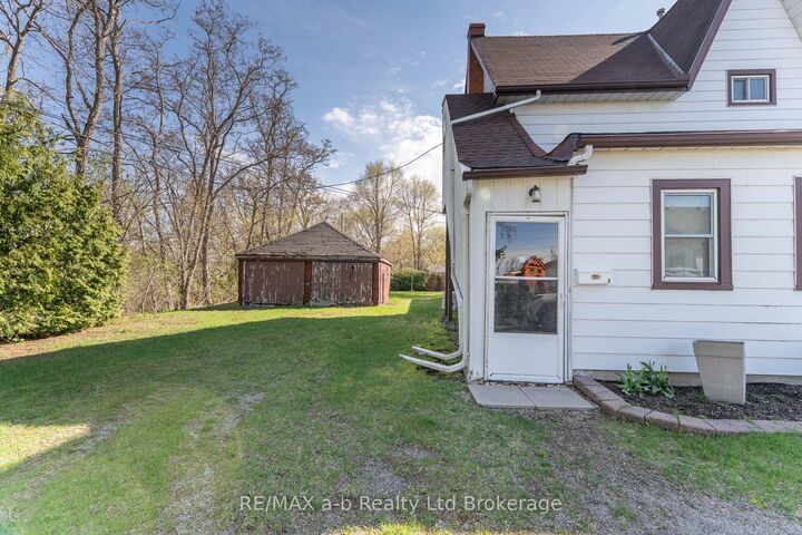 Property Photo:  10 McKenzie Street Unit A  ON N4G 2E6 