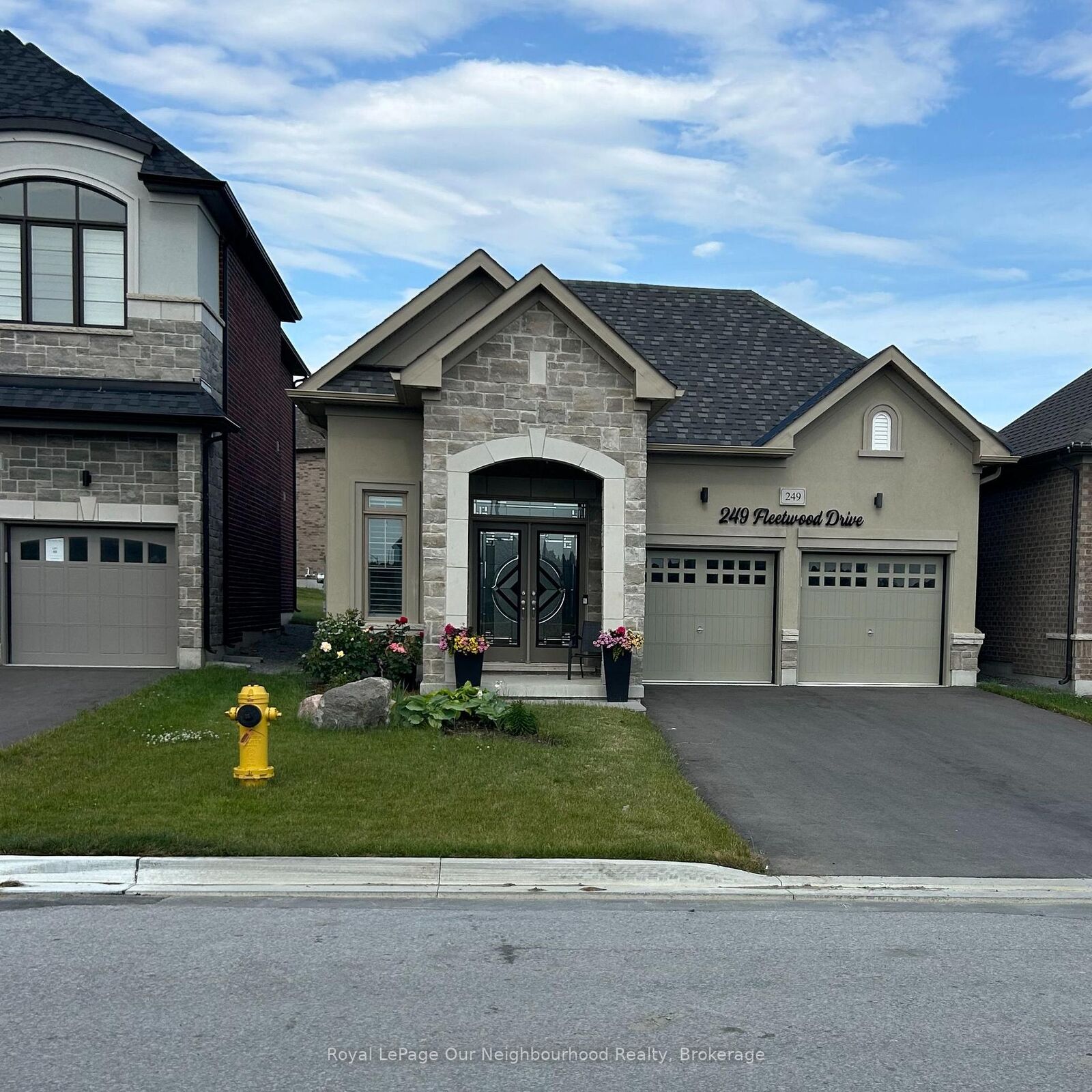 Property Photo:  249 Fleetwood Drive  ON L1K 3E8 