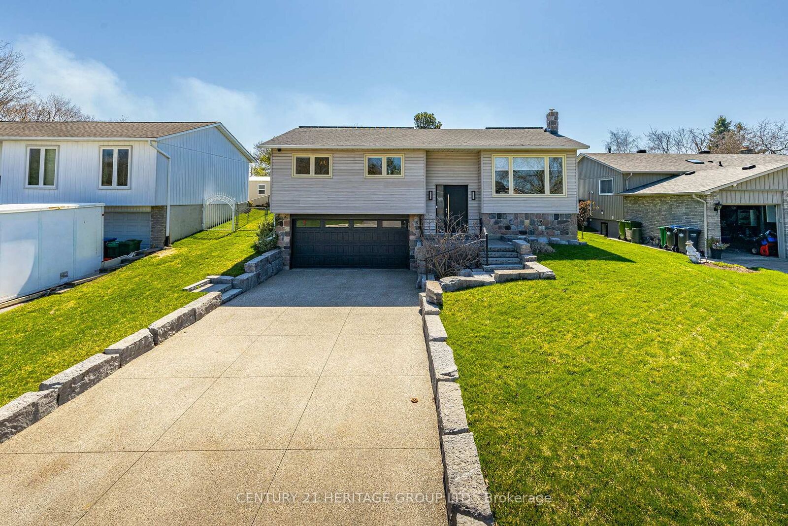 Property Photo:  154 Ridge Road  ON L7E 4V4 