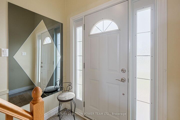 Photo de la propriété:  1535 St. Georges Street  ON K1E 1R1 