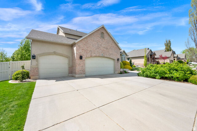 Property Photo: 45 N Mountain Vistas Rd UT 84037