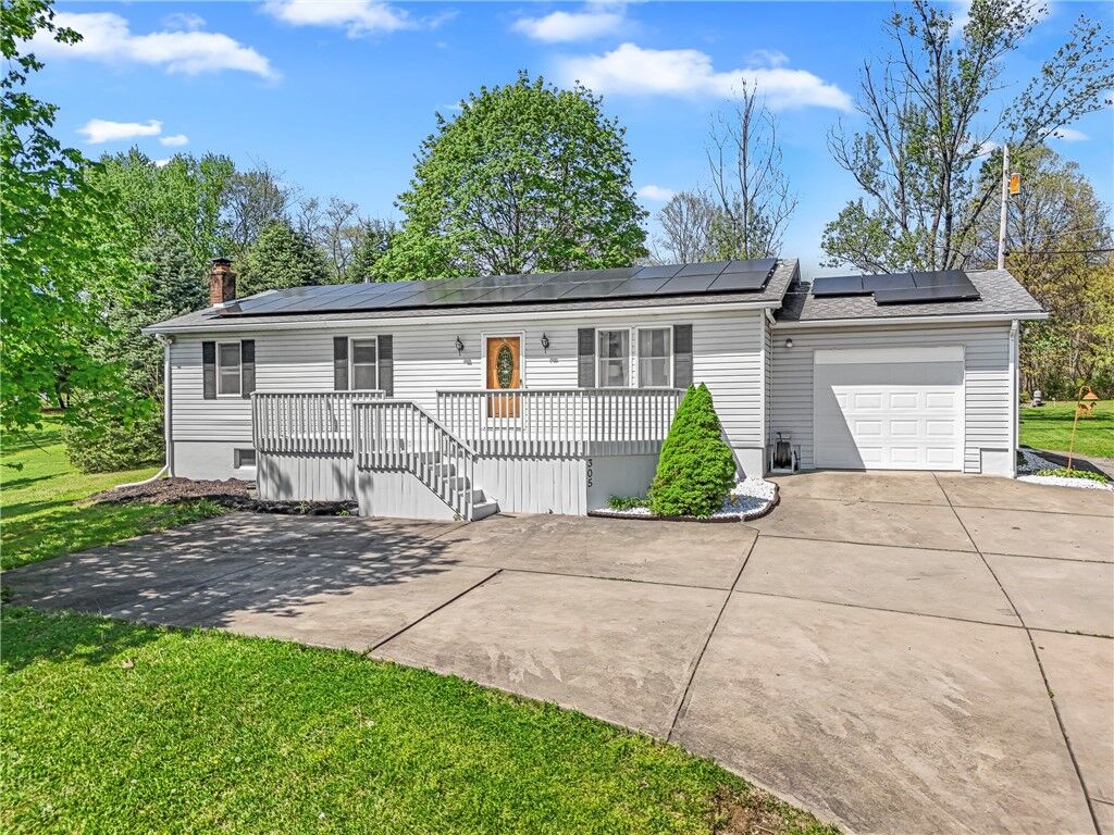 Property Photo:  305 Highland Dr  PA 15065 