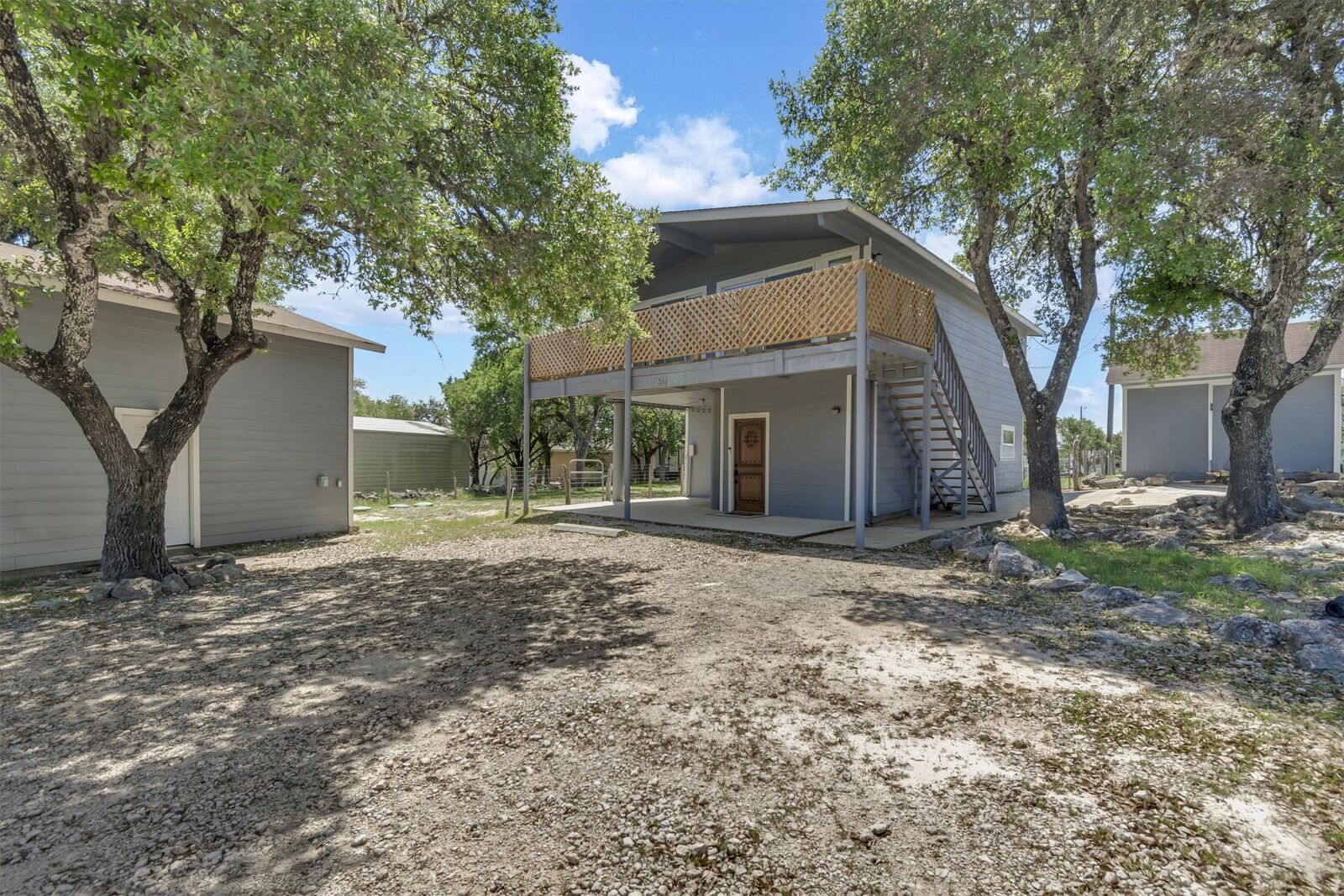 Property Photo:  612 Mockingbird Drive  TX 78133 