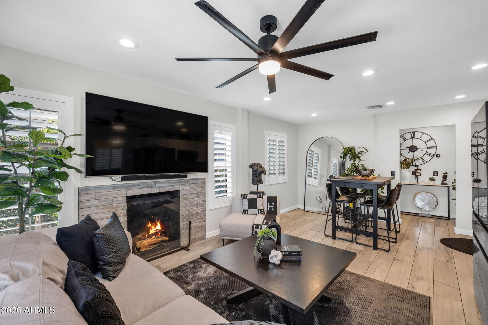Property Photo:  1926 W Holly Street  AZ 85009 