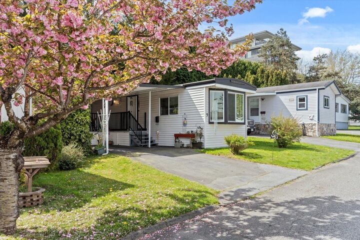 8220 King George Boulevard 3 — photo 1