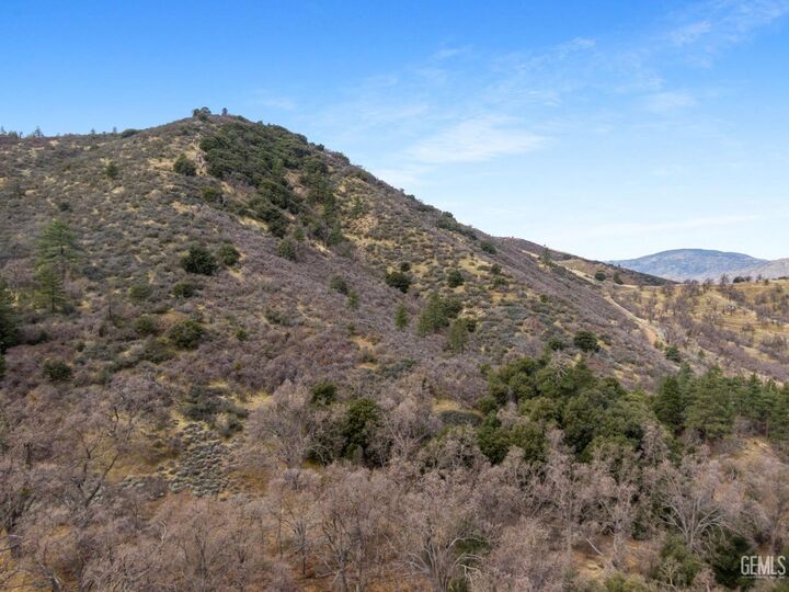 Property Photo:  0 Apn# 325-102-02  CA 93561 