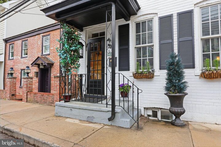 Property Photo:  30 Swan Street  NJ 08530 