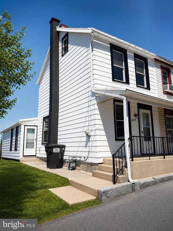 Property Photo:  419 Union Street  PA 17042 