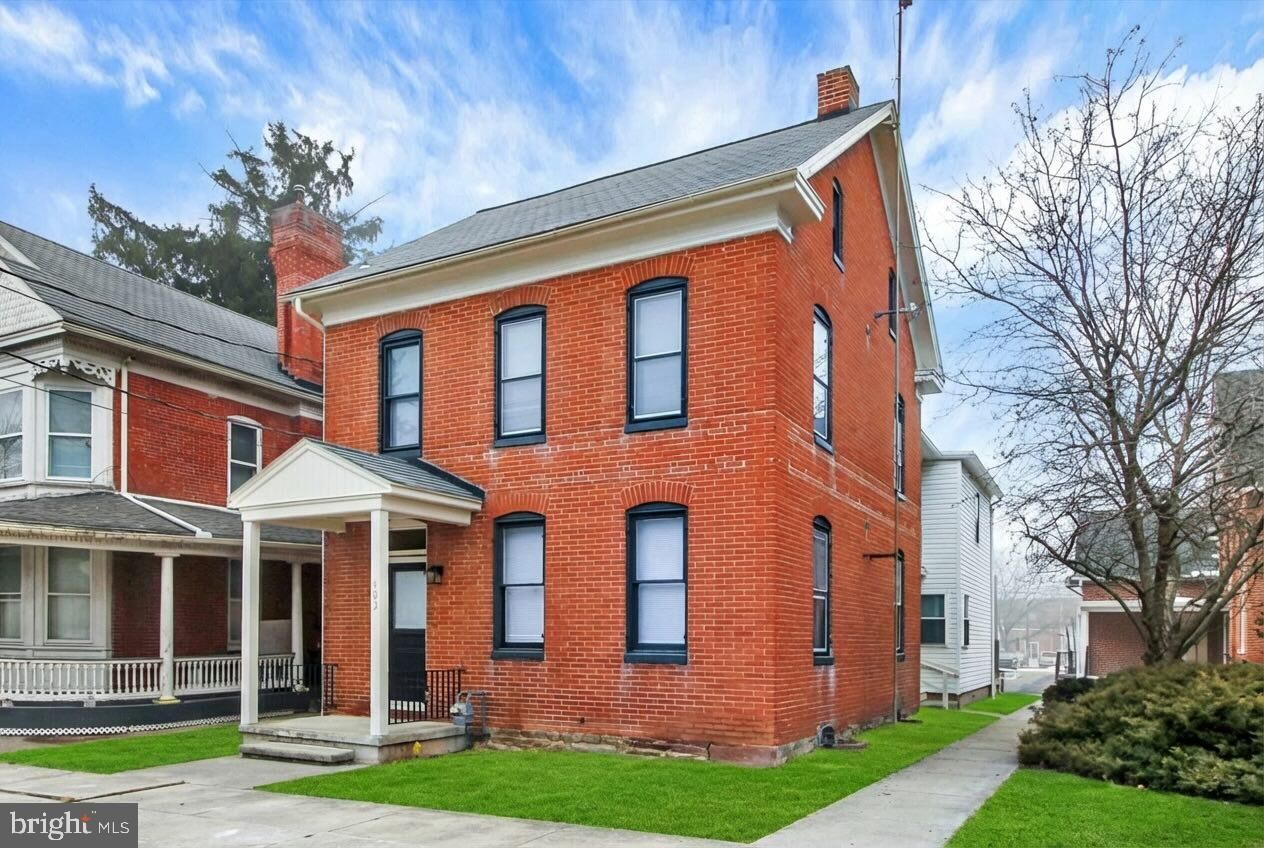 Property Photo:  405 W King Street  PA 17316 