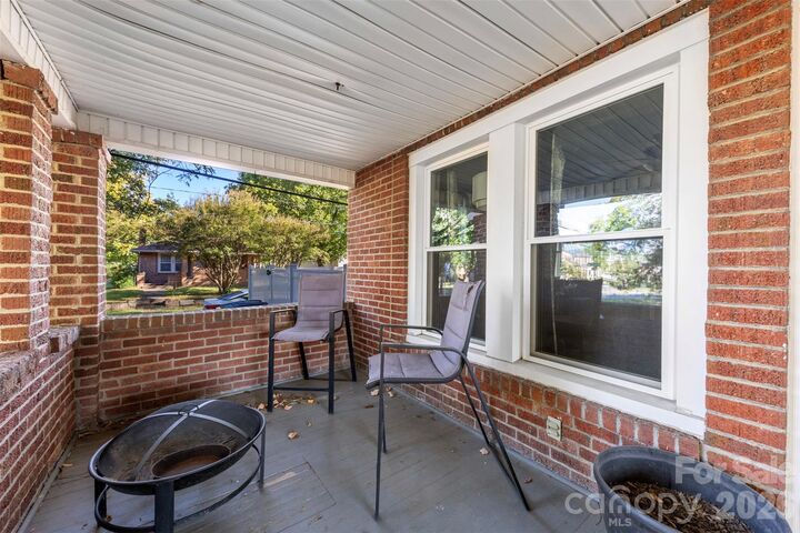 Property Photo:  604 Pearl Avenue  NC 28083 