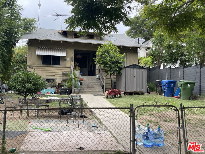 Property Photo:  1911 Echo Park Ave  CA 90026 