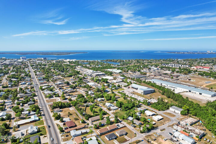 Property Photo:  229 W 13th Street  FL 32401 