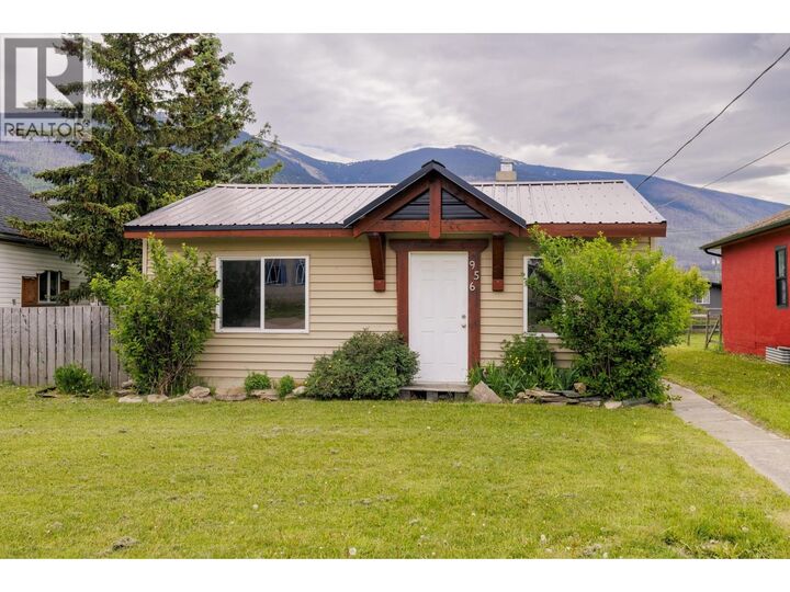Property Photo: 956 4th Avenue BC V0J 2E0