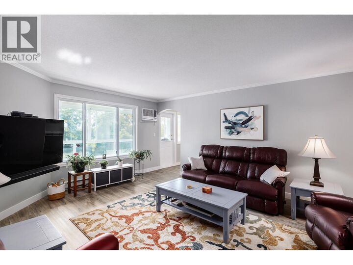 Property Photo: 920 Glenwood Avenue 308 BC V1Y 9P2