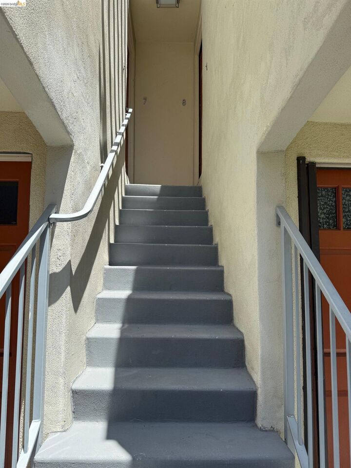 Property Photo:  4057 Brant St 8  CA 92103 