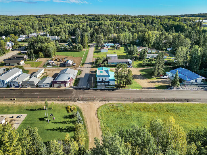 Property Photo:  2 Avenue  AB T0C 2X0 
