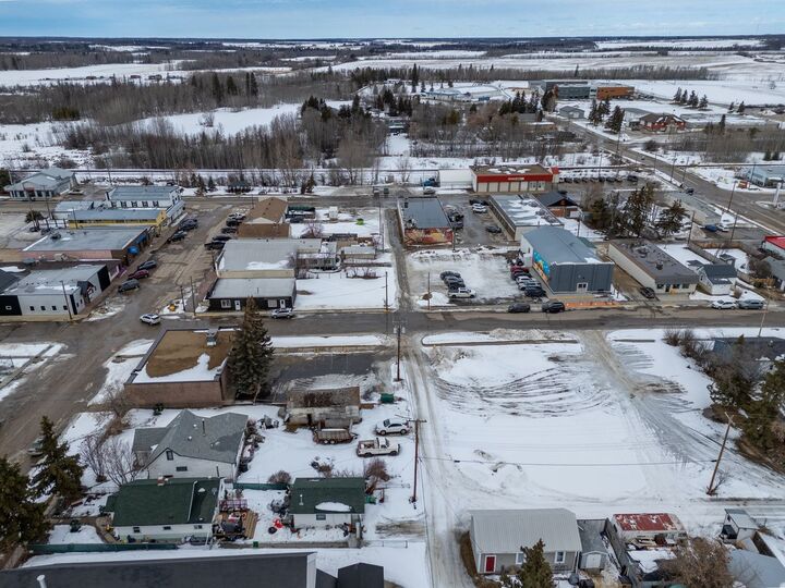 Property Photo:  4923 49 Ave  AB T0E 1V0 