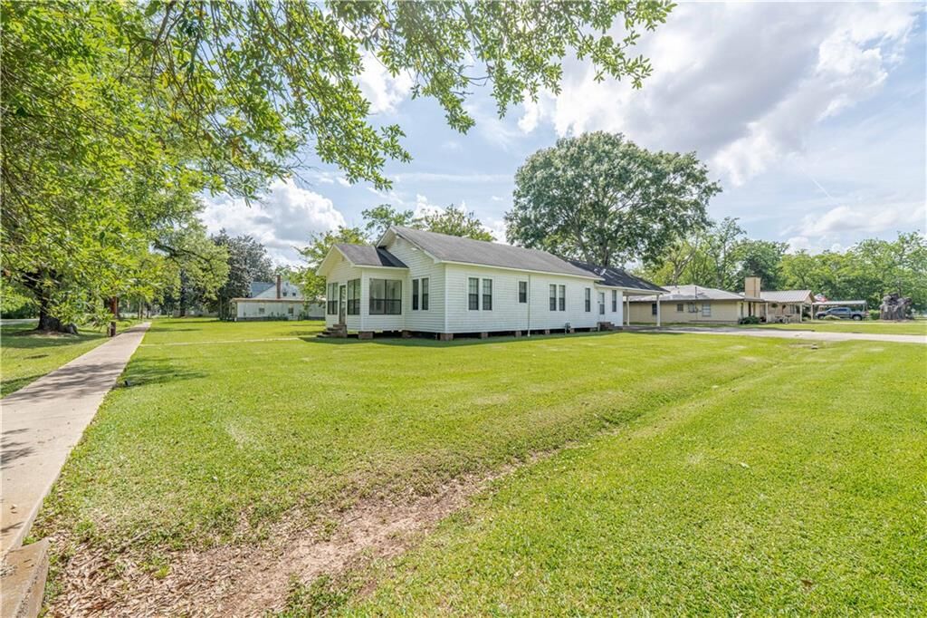 Property Photo:  203 Wadsworth Avenue  LA 71325 