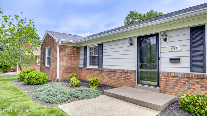 Property Photo:  211 Bellemeade Rd  KY 40222 