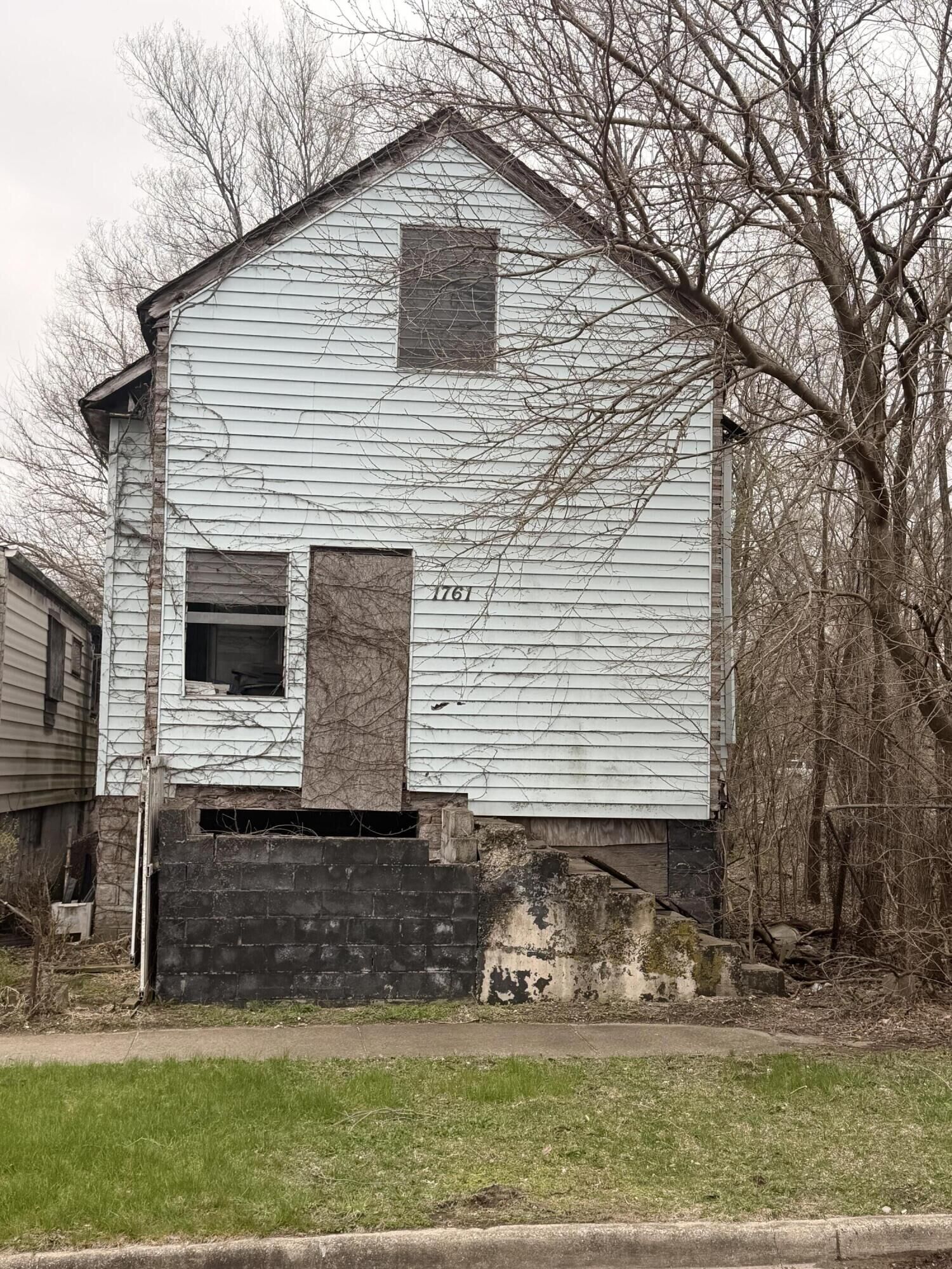 Property Photo:  1761 Polk Street  IN 46407 