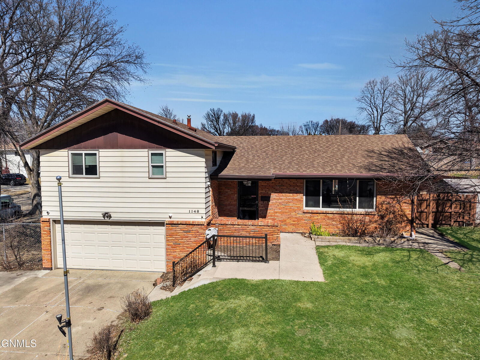 Property Photo:  1148 S Highland Acres Road  ND 58501 