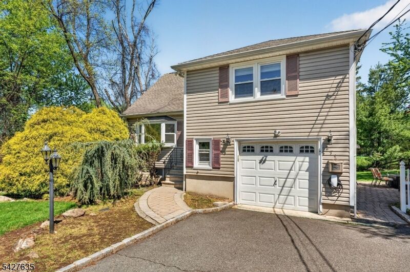 Property Photo:  271 E Mount Pleasant Ave  NJ 07039 