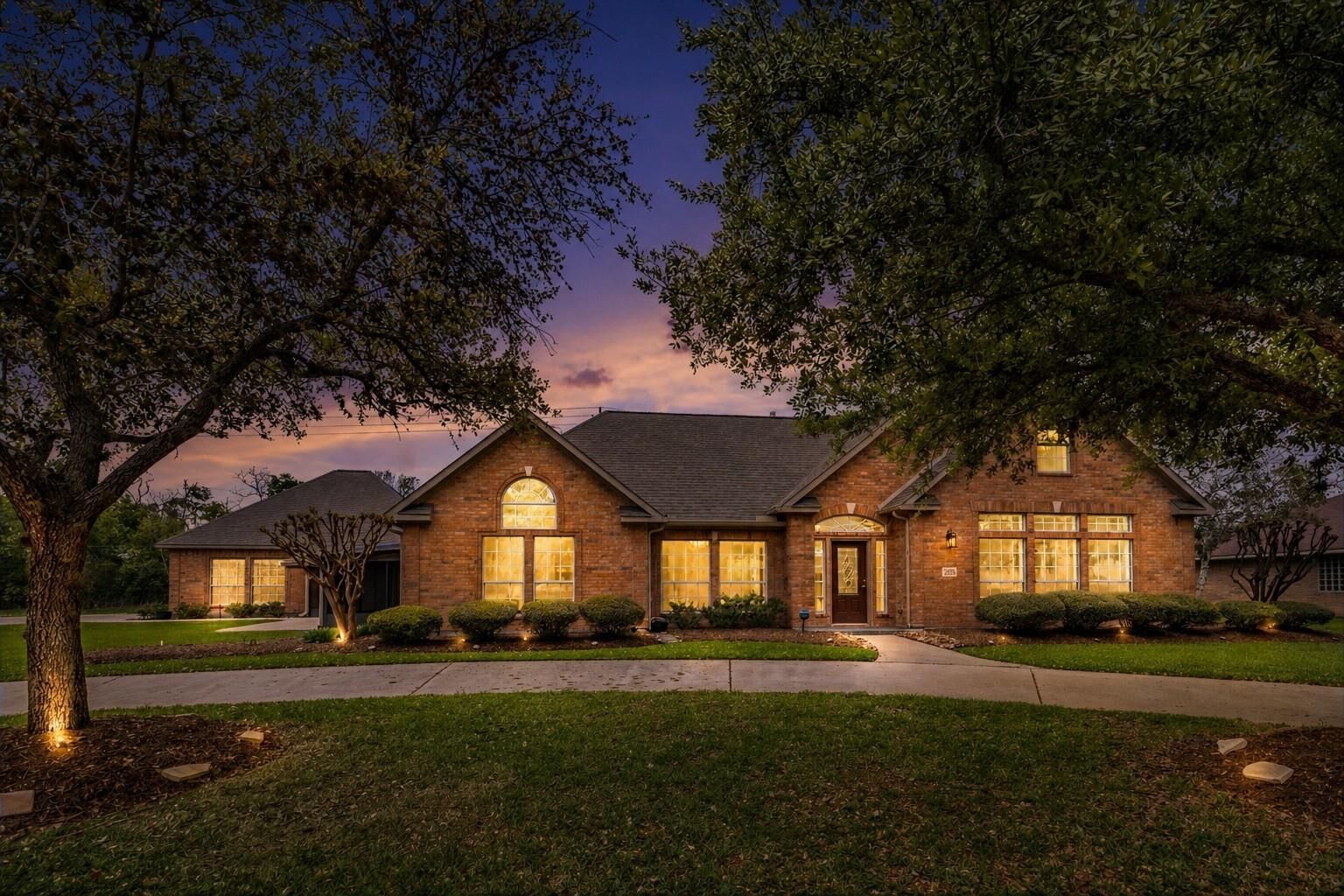 Property Photo:  1008 Mockingbird Lane  TX 77531 