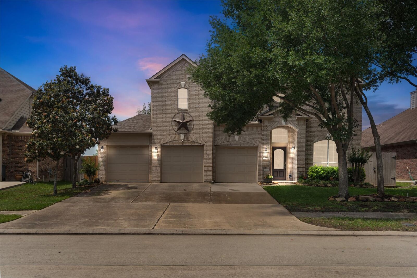 Property Photo:  2914 Sandleigh Drive  TX 77388 