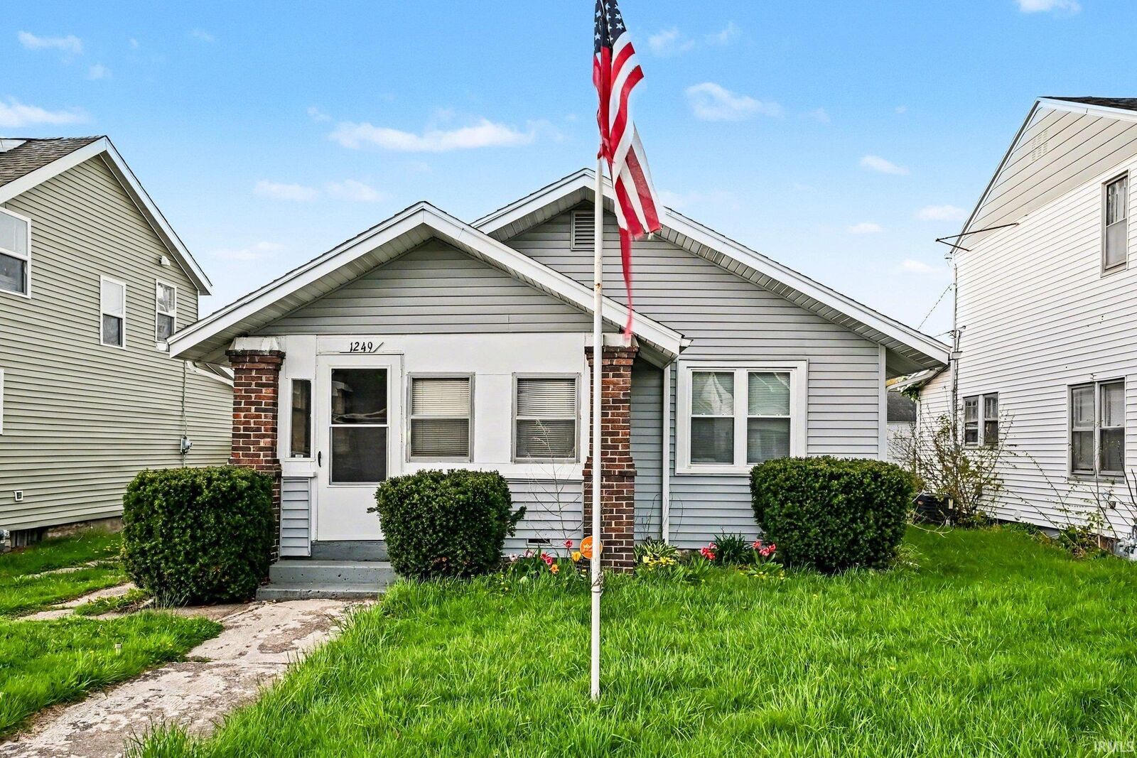 Property Photo:  1249 N Meade Street  IN 46628-2830 