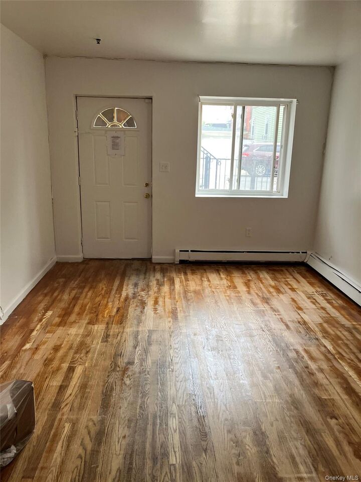 Property Photo:  505 Taylor Avenue  NY 10473 
