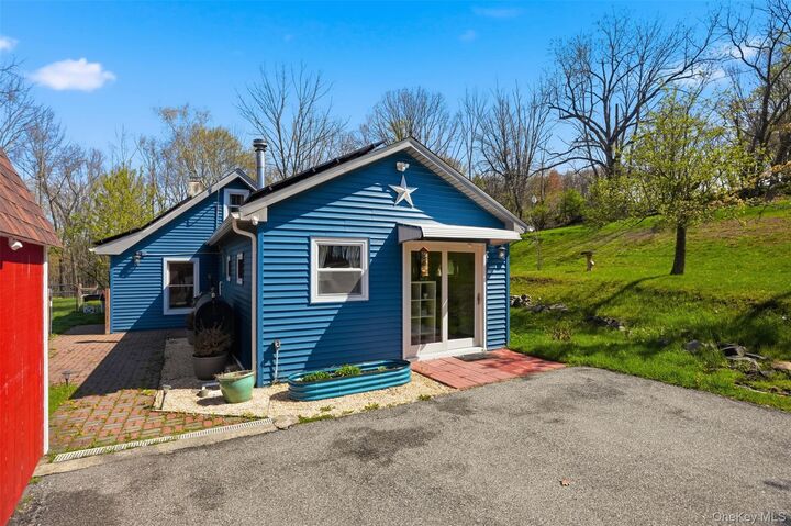 Property Photo:  101 Minisink Turnpike  NY 10998 