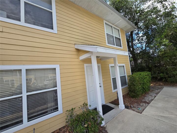 Property Photo:  2636 SW 35th Place 9  FL 32608 