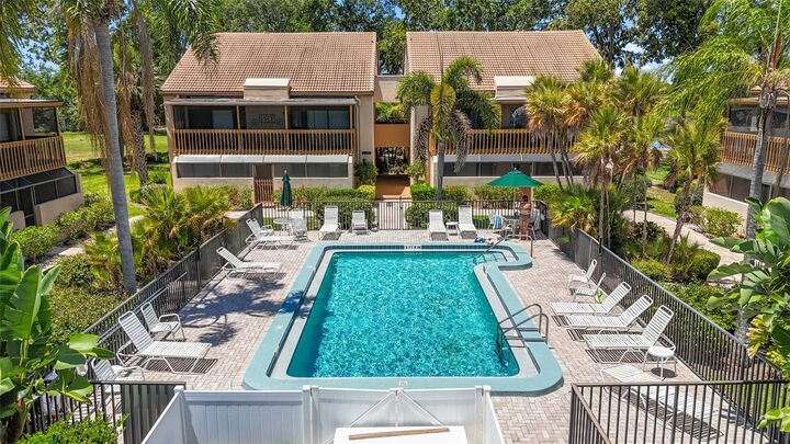 Property Photo: 3033 Willow Green 10 FL 34235
