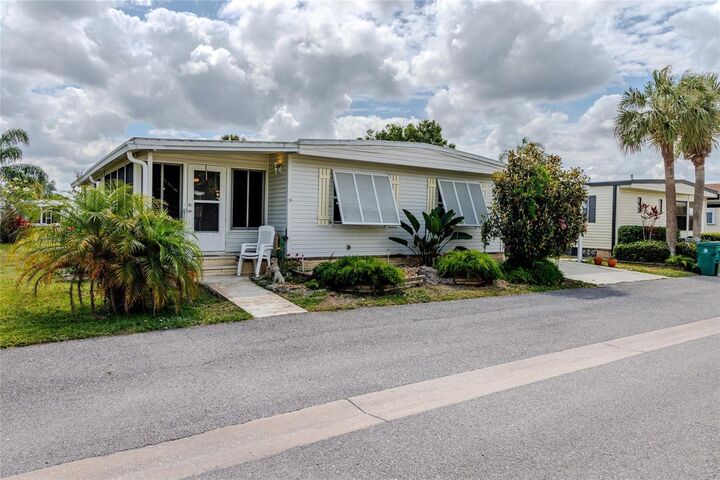 Property Photo:  2100 Kings Highway 969  FL 33980 