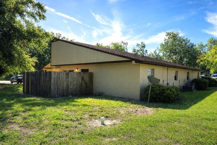 Property Photo:  5211 SE 29th Street  FL 34480 