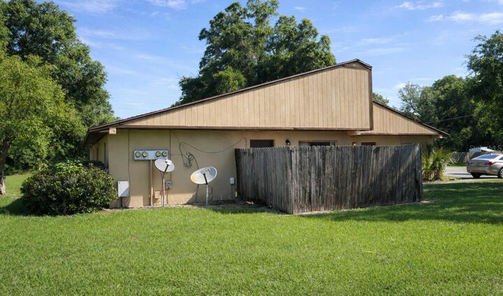 Property Photo:  5211 SE 29th Street  FL 34480 