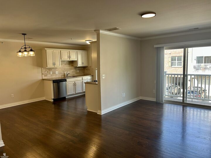 Property Photo: 13113 Woodridge Circle 7 MI 48170