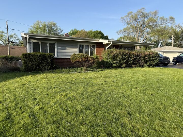 Property Photo:  3920 Wren Court  IL 60008 