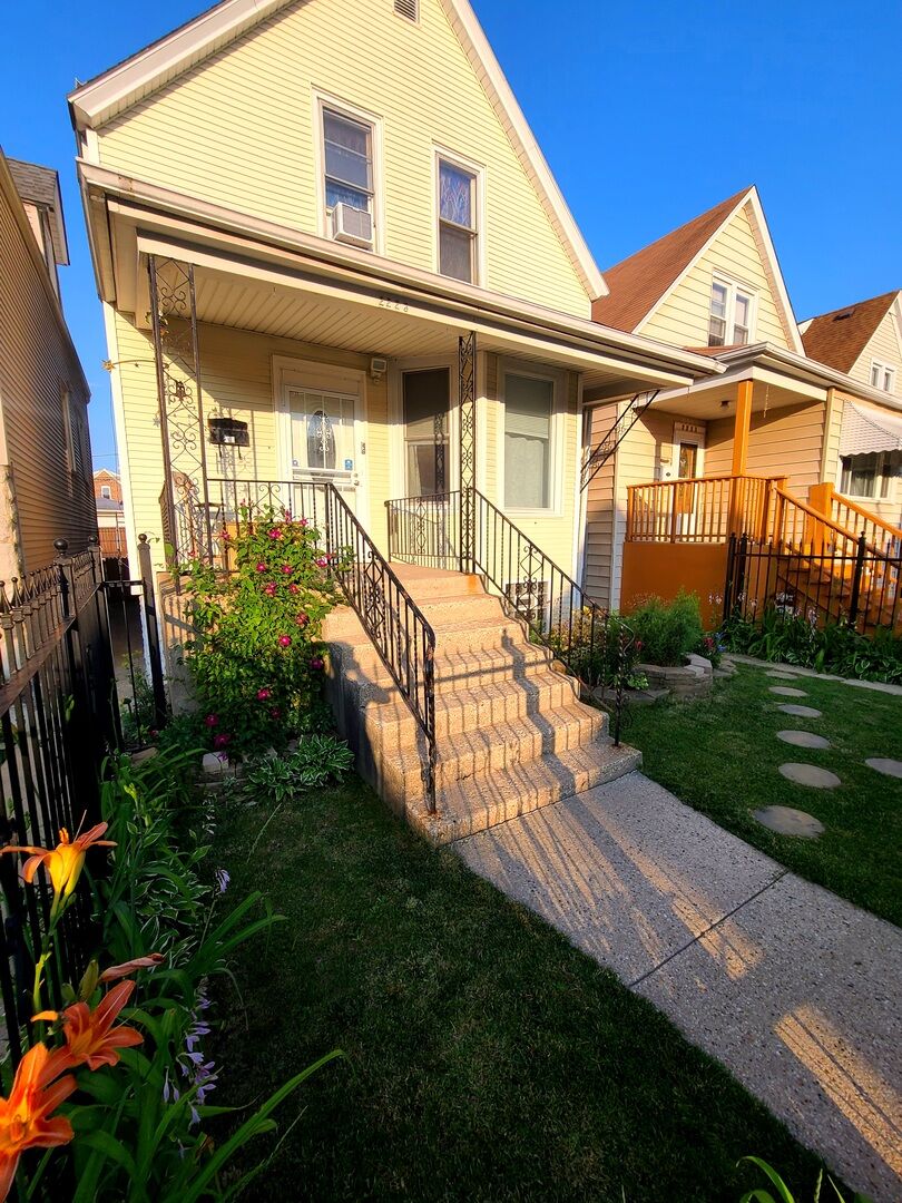 Property Photo:  2223 N Keeler Avenue  IL 60639 