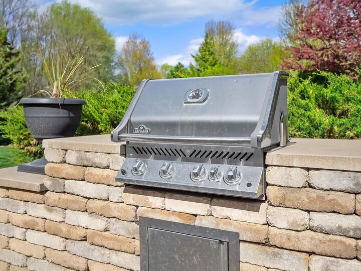 Property Photo:  37W220 Mission Hills Drive  IL 60175 