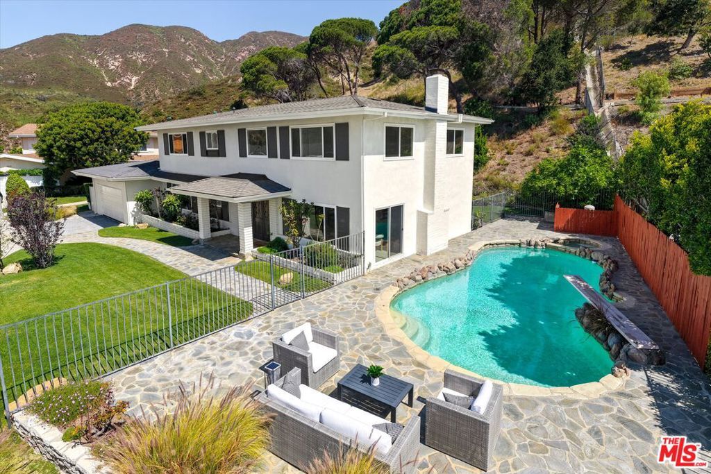 Property Photo: 18053 Blue Sail Drive CA 90272