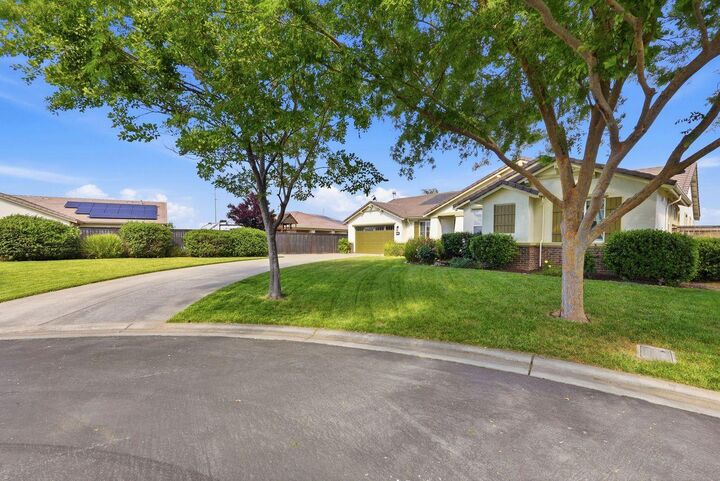 Property Photo:  933 Abbotsford Court  CA 95961 