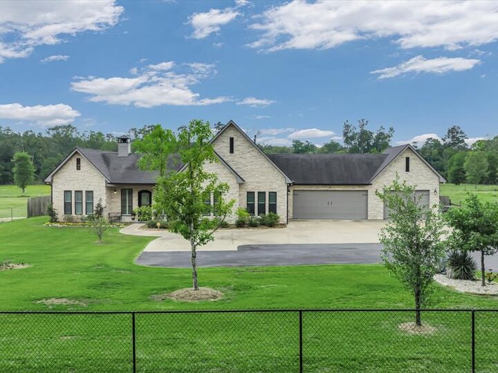 Property Photo:  104 Wheeler  TX 75904 