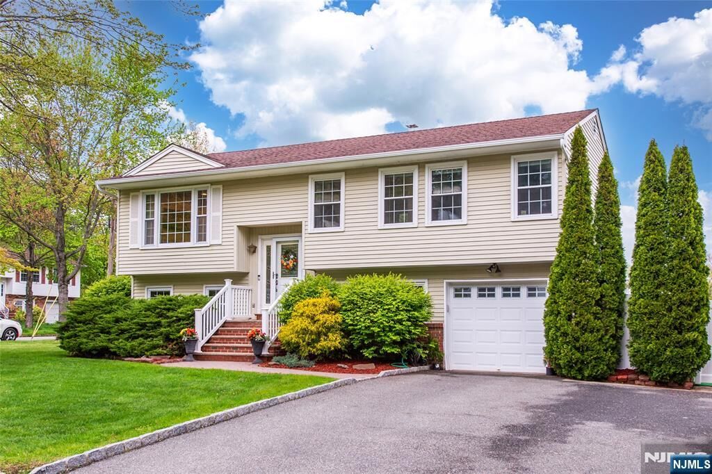 Property Photo:  900 Sioux Avenue  NJ 07034 