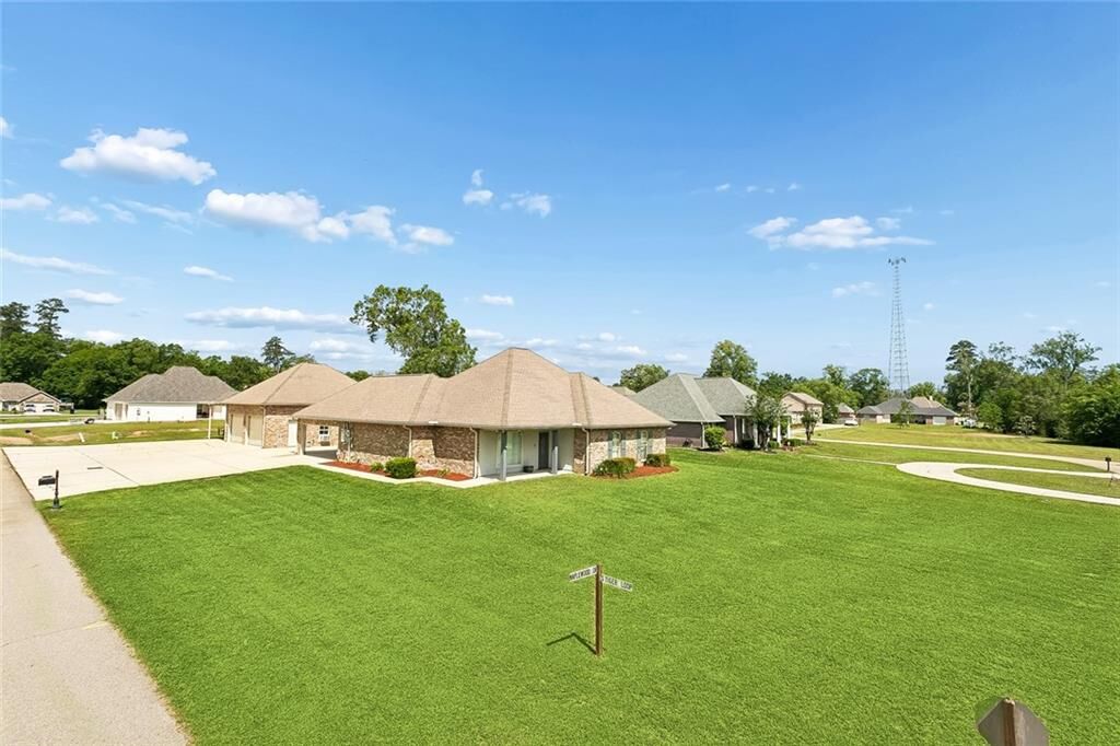 Property Photo:  15261 S Tiger Loop  LA 70454 