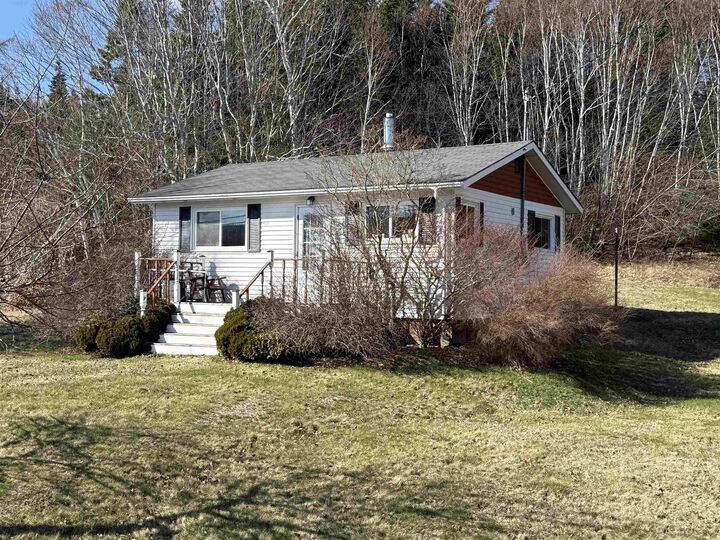 Property Photo: 15576 Highway 316 NS B0K 1J0