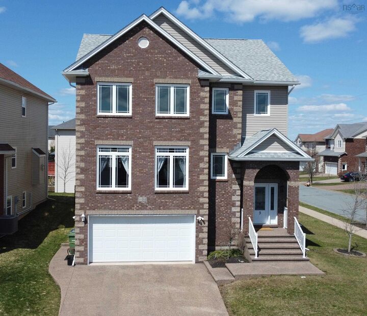 Property Photo: 3 Sedgewick Place NS B4A 0G5