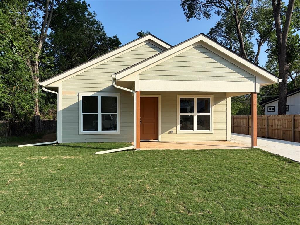 Property Photo:  1025 Harlem Street  TX 76704 