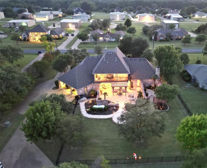 Property Photo:  2930 Falcon Way  TX 76065 